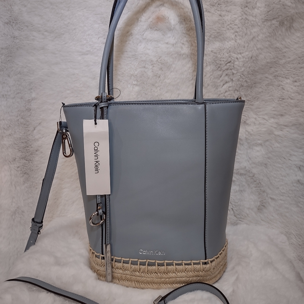 Calvin Klein Beautiful Bag - Picture 2 of 16